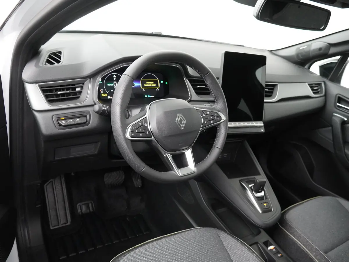 techno full hybrid E-Tech 160 | pack winter | pack light & sound | pack advanced driving assist |