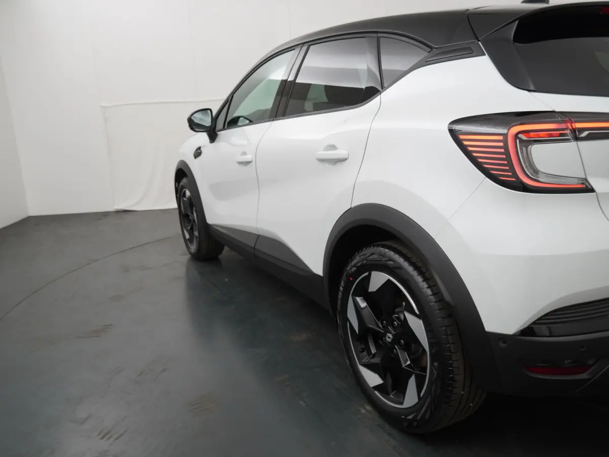 techno full hybrid E-Tech 160 | pack winter | pack light & sound | pack advanced driving assist |