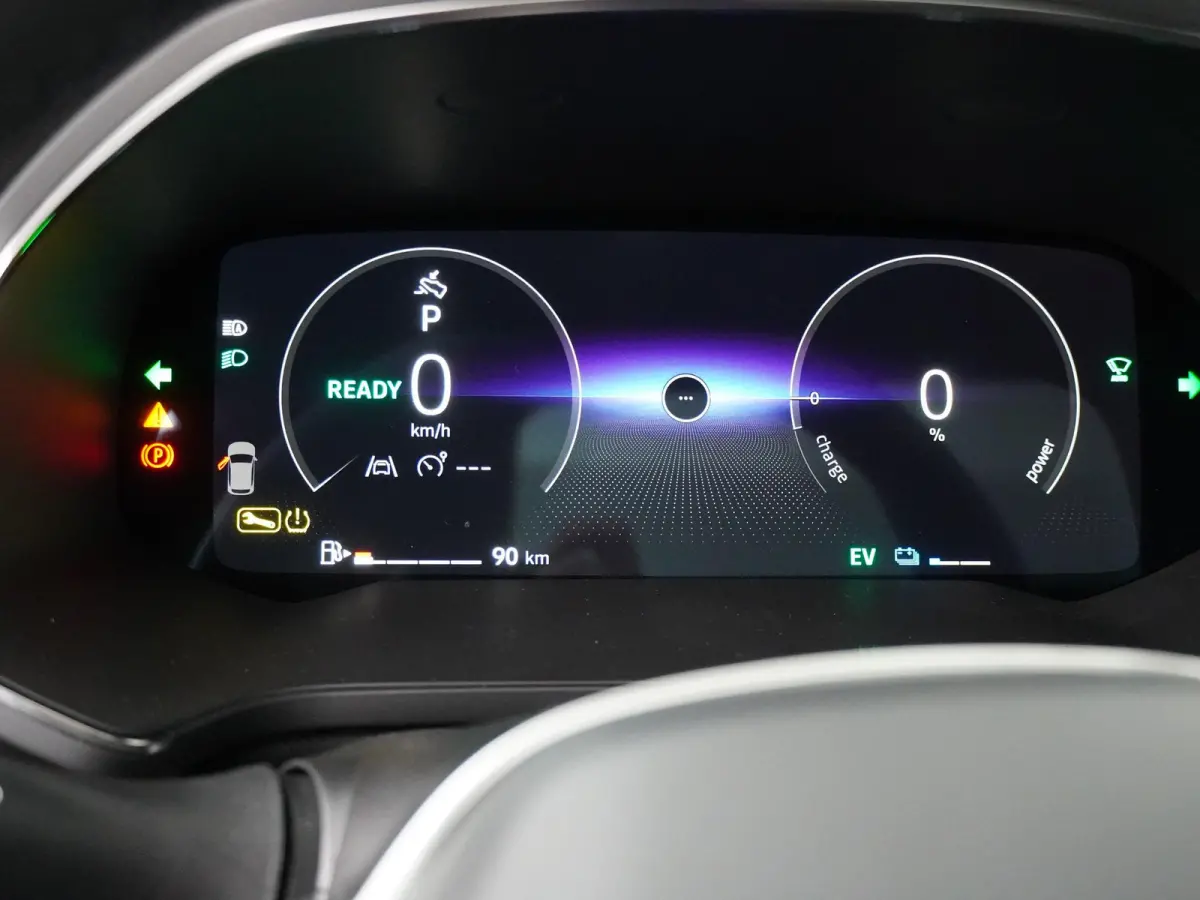 techno full hybrid E-Tech 160 | pack winter | pack light & sound | pack advanced driving assist |