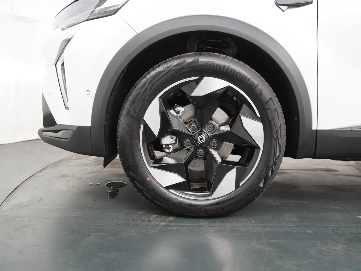 techno full hybrid E-Tech 160 | pack winter | pack light & sound | pack advanced driving assist |