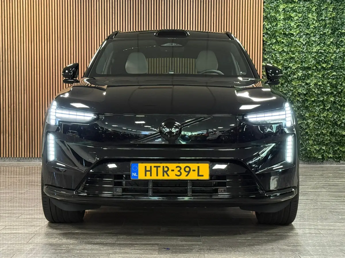 Twin Motor Performance Ultra 7p. 111 kWh | Full Option! | Bowers & Wilkins | Luchtvering | Trekhaak | 360° 3D Camera | Stoelmassage | Head-Up Display | 22 Inch | 517pk | Stoelventilatie | A