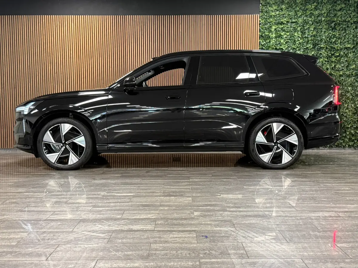 Twin Motor Performance Ultra 7p. 111 kWh | Full Option! | Bowers & Wilkins | Luchtvering | Trekhaak | 360° 3D Camera | Stoelmassage | Head-Up Display | 22 Inch | 517pk | Stoelventilatie | A