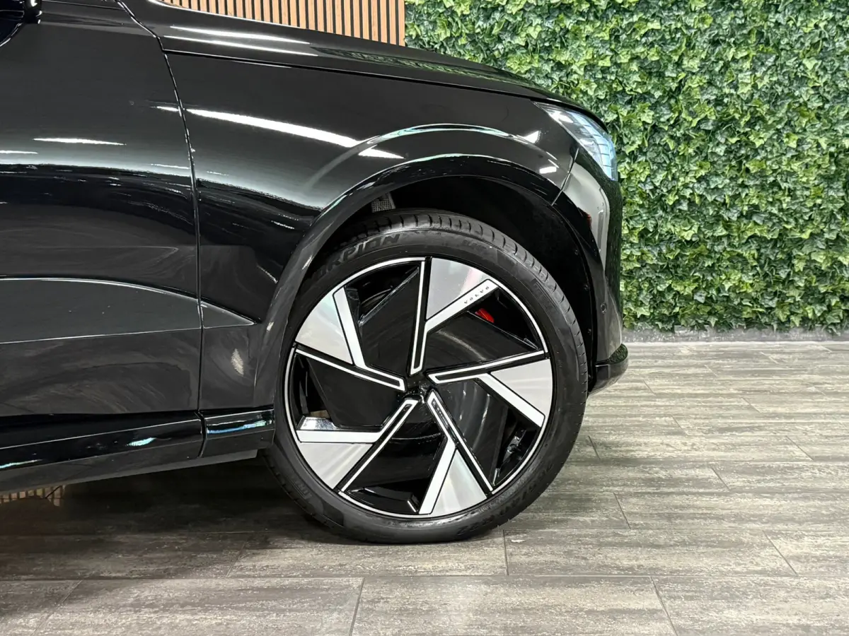 Twin Motor Performance Ultra 7p. 111 kWh | Full Option! | Bowers & Wilkins | Luchtvering | Trekhaak | 360° 3D Camera | Stoelmassage | Head-Up Display | 22 Inch | 517pk | Stoelventilatie | A