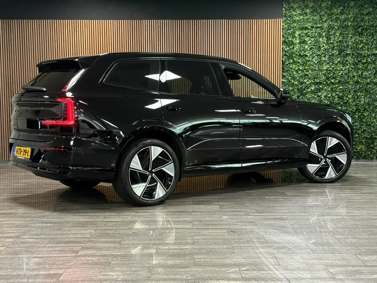 Twin Motor Performance Ultra 7p. 111 kWh | Full Option! | Bowers & Wilkins | Luchtvering | Trekhaak | 360° 3D Camera | Stoelmassage | Head-Up Display | 22 Inch | 517pk | Stoelventilatie | A