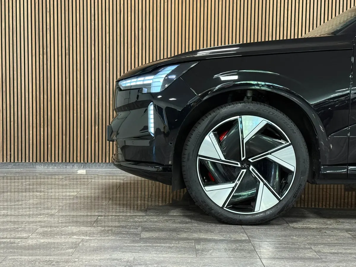 Twin Motor Performance Ultra 7p. 111 kWh | Full Option! | Bowers & Wilkins | Luchtvering | Trekhaak | 360° 3D Camera | Stoelmassage | Head-Up Display | 22 Inch | 517pk | Stoelventilatie | A