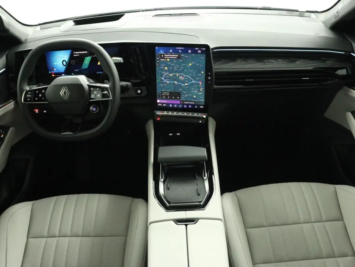 iconic full hybrid E-Tech 200 - 5 zitplaatsen | Panoramadak | Harman Kardon | Matrix Led |