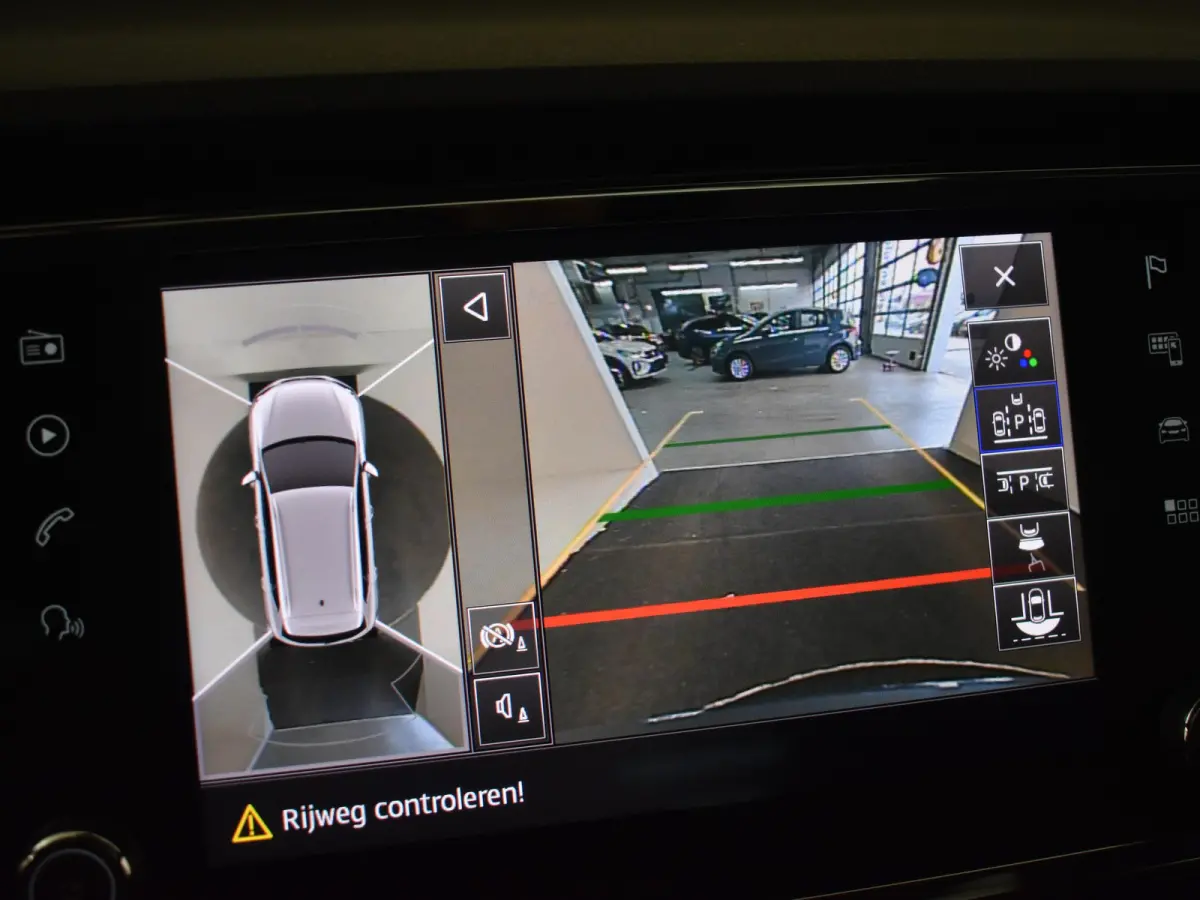 1.5 TSI Xcellence Business Intense 150PK DSG/AUTO | Elektr Glazen pano-dak | 360gr Camera | App connect | Dodehoek | Keyless | Parkeer assistent | Stoelverw | DAB | LED | 18"LMV