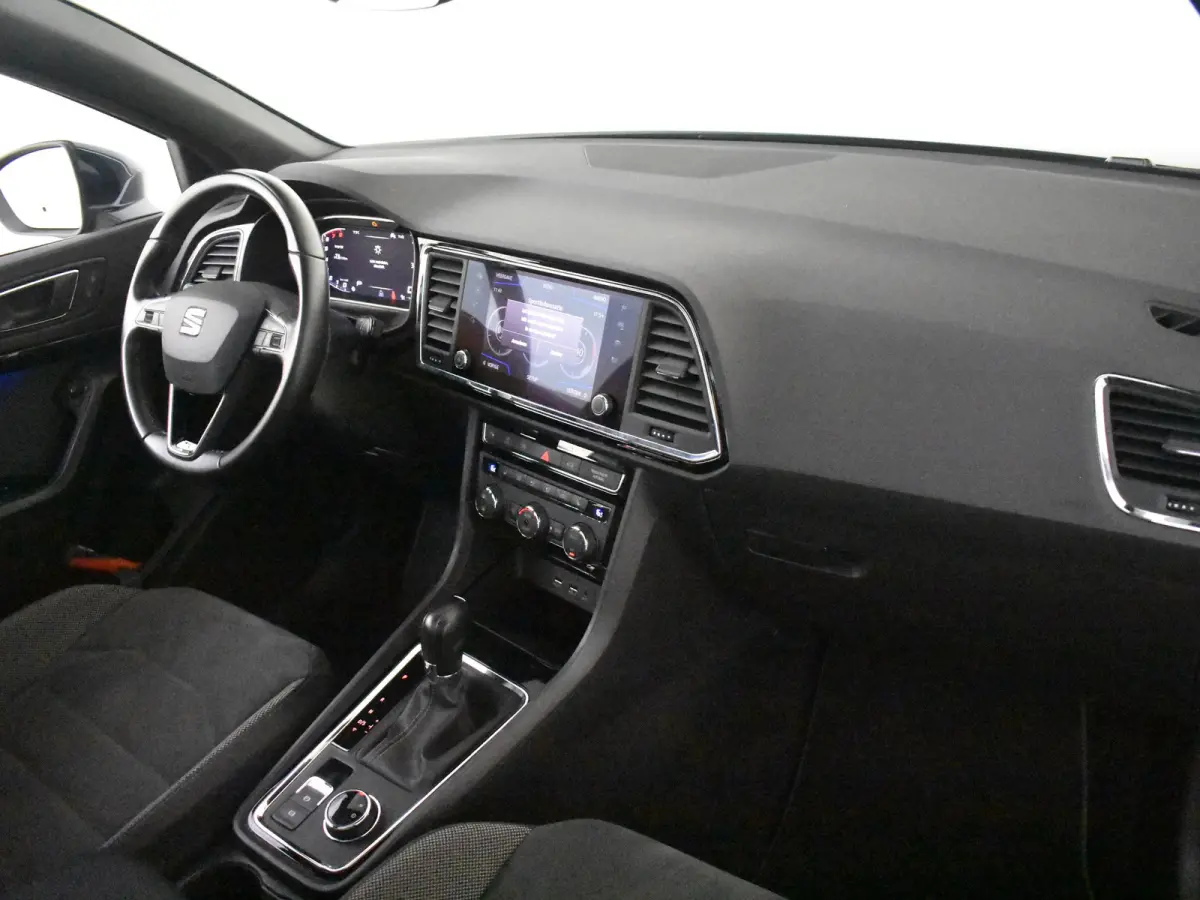 1.5 TSI Xcellence Business Intense 150PK DSG/AUTO | Elektr Glazen pano-dak | 360gr Camera | App connect | Dodehoek | Keyless | Parkeer assistent | Stoelverw | DAB | LED | 18"LMV