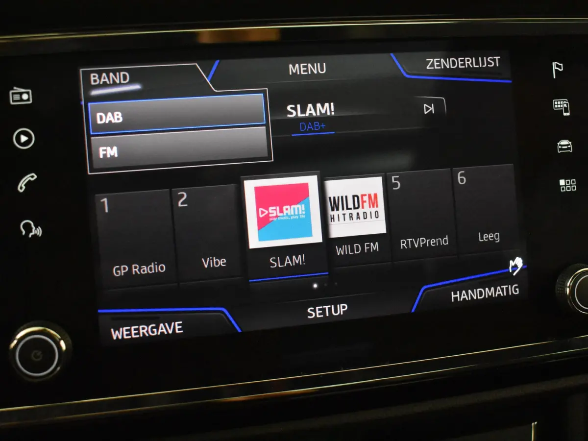 1.5 TSI Xcellence Business Intense 150PK DSG/AUTO | Elektr Glazen pano-dak | 360gr Camera | App connect | Dodehoek | Keyless | Parkeer assistent | Stoelverw | DAB | LED | 18"LMV