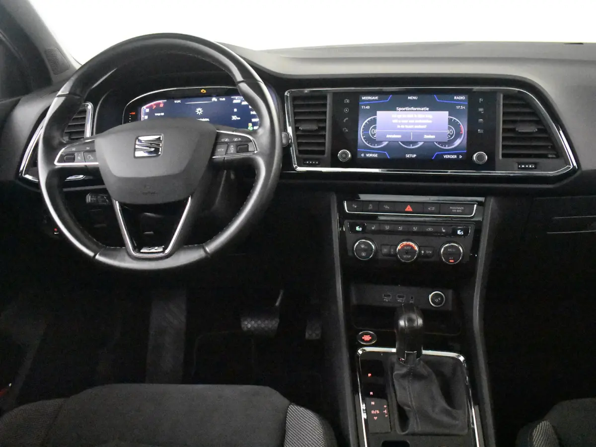 1.5 TSI Xcellence Business Intense 150PK DSG/AUTO | Elektr Glazen pano-dak | 360gr Camera | App connect | Dodehoek | Keyless | Parkeer assistent | Stoelverw | DAB | LED | 18"LMV