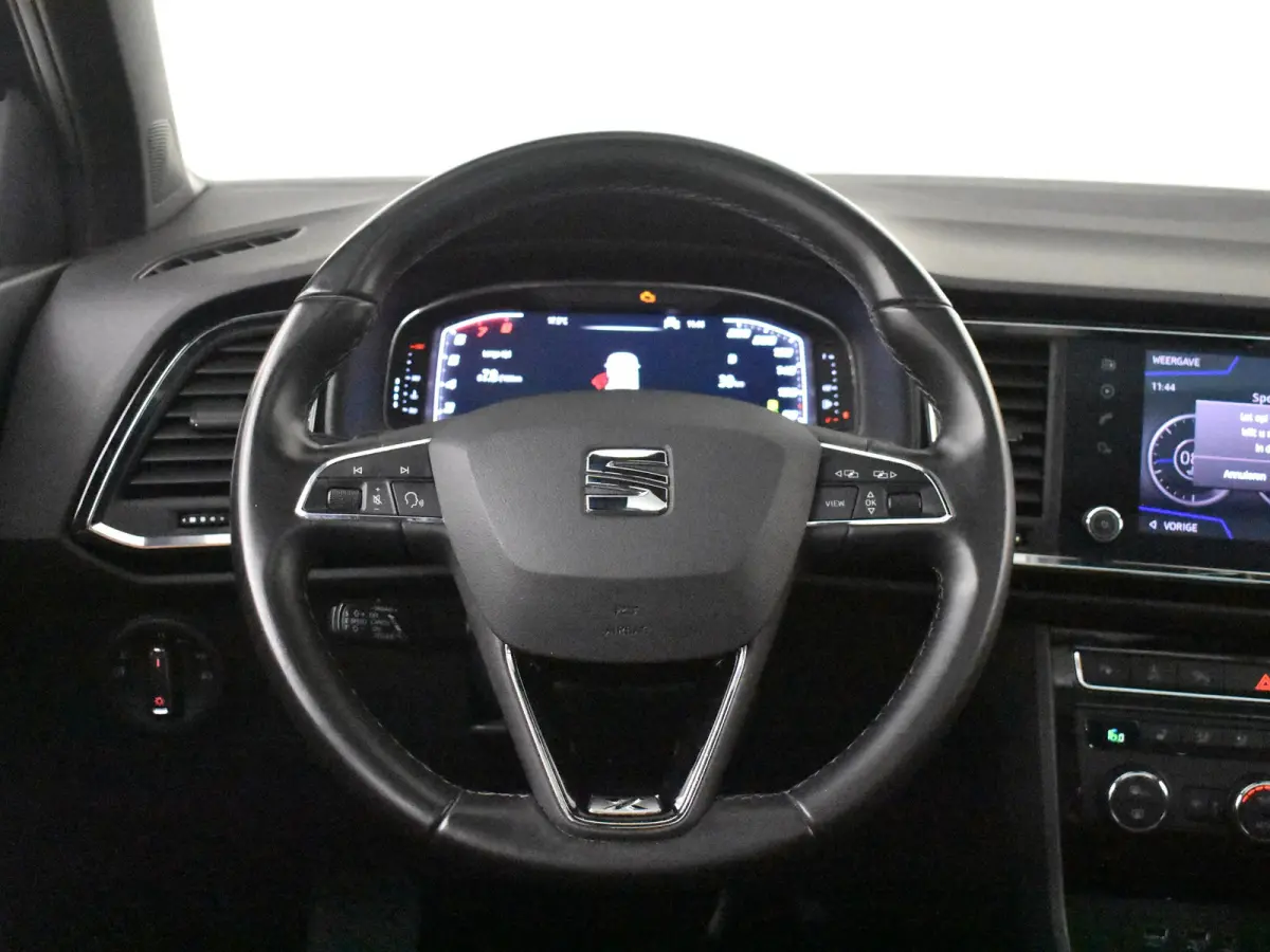 1.5 TSI Xcellence Business Intense 150PK DSG/AUTO | Elektr Glazen pano-dak | 360gr Camera | App connect | Dodehoek | Keyless | Parkeer assistent | Stoelverw | DAB | LED | 18"LMV