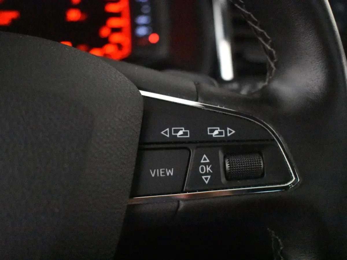 1.5 TSI Xcellence Business Intense 150PK DSG/AUTO | Elektr Glazen pano-dak | 360gr Camera | App connect | Dodehoek | Keyless | Parkeer assistent | Stoelverw | DAB | LED | 18"LMV