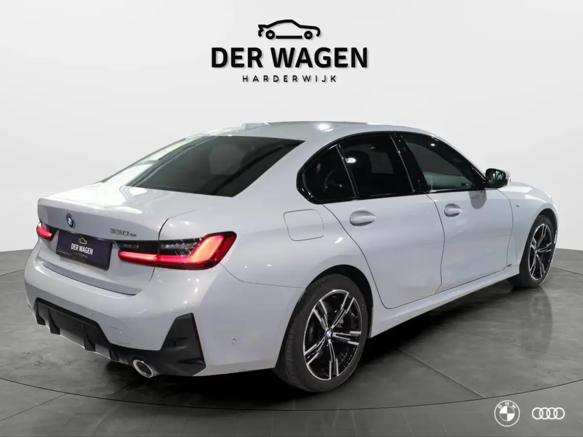 330E M SPORT 22KW / ACC / HEADUP / EL STOELEN / LEDER / KEYLESS ENTRY - START