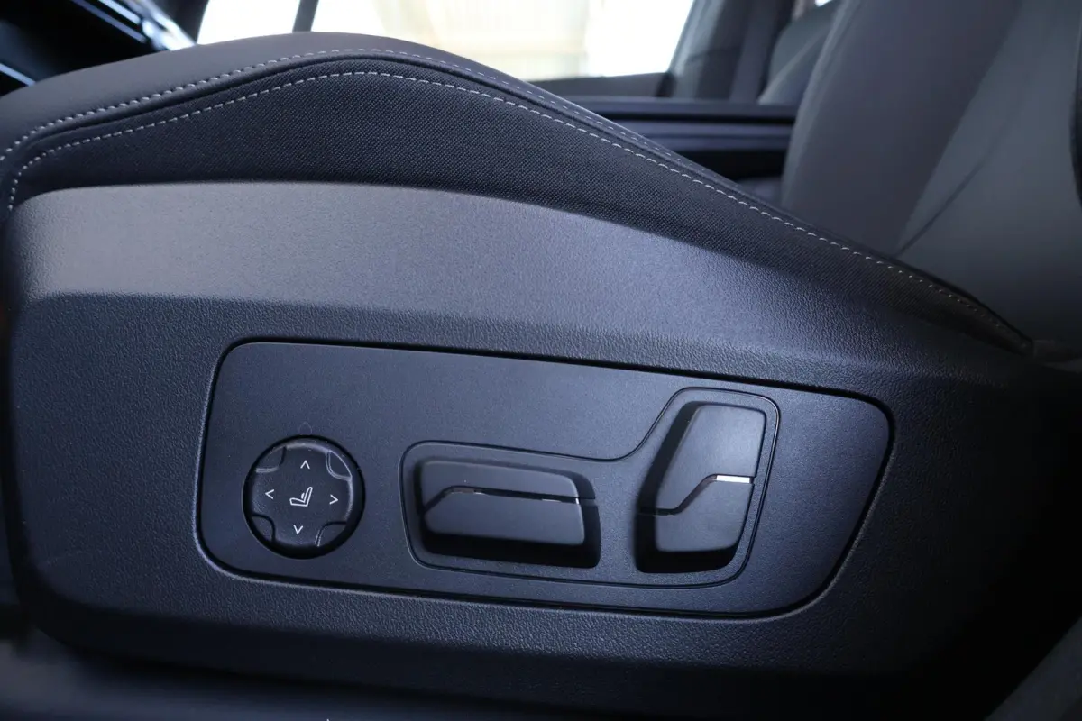 225e xDrive M Sportpakket | Travel Pack | Comfort Pack | Premium Pack | Harman Kardon