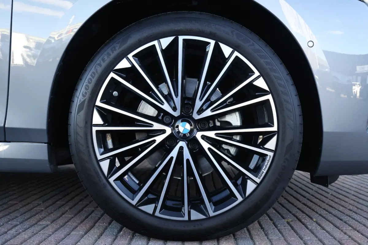 225e xDrive M Sportpakket | Travel Pack | Comfort Pack | Premium Pack | Harman Kardon