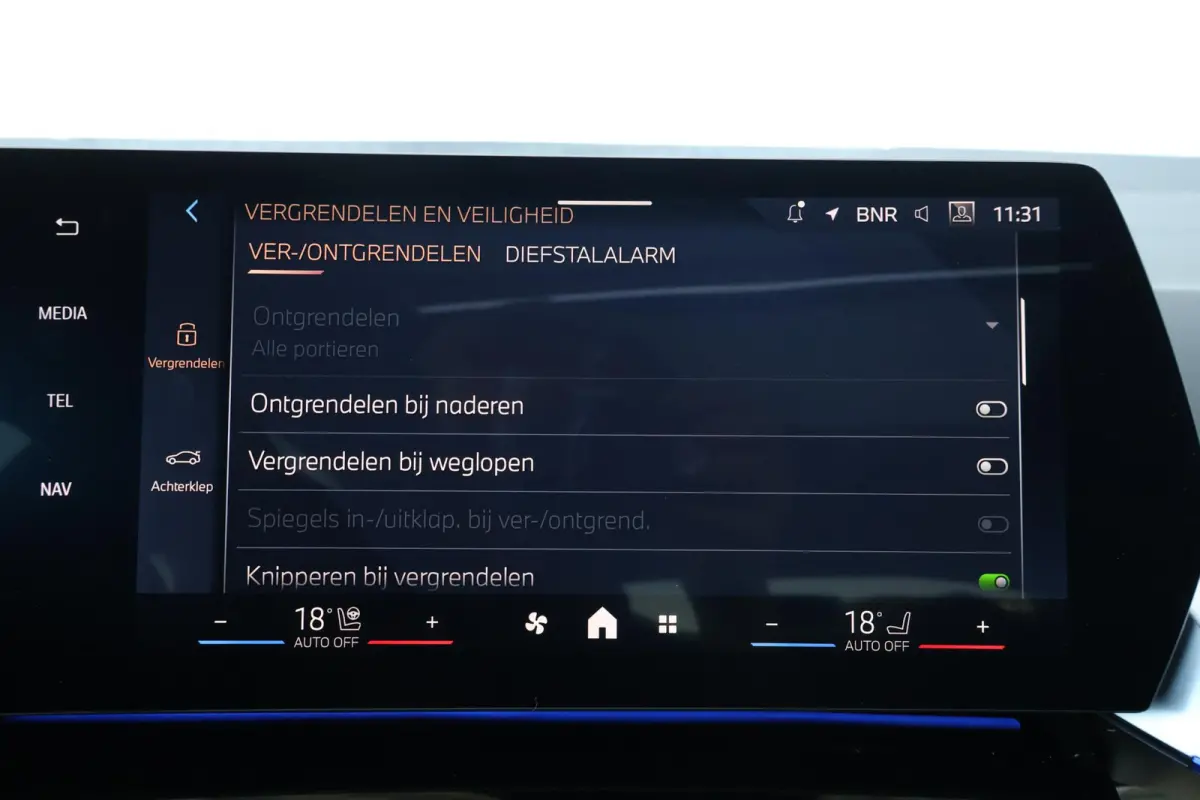 225e xDrive M Sportpakket | Travel Pack | Comfort Pack | Premium Pack | Harman Kardon