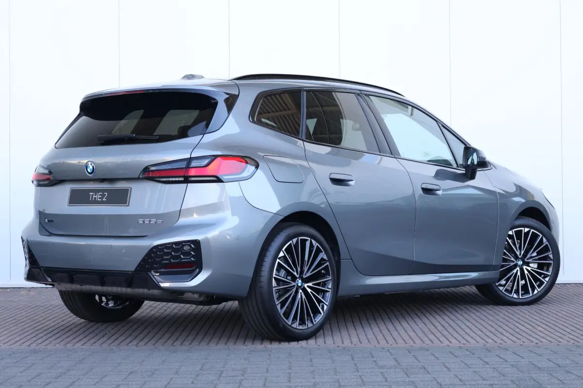 225e xDrive M Sportpakket | Travel Pack | Comfort Pack | Premium Pack | Harman Kardon