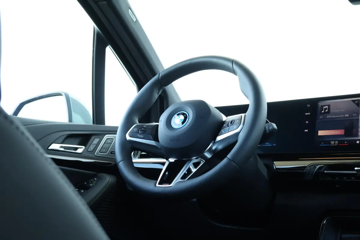 225e xDrive M Sportpakket | Travel Pack | Comfort Pack | Premium Pack | Harman Kardon