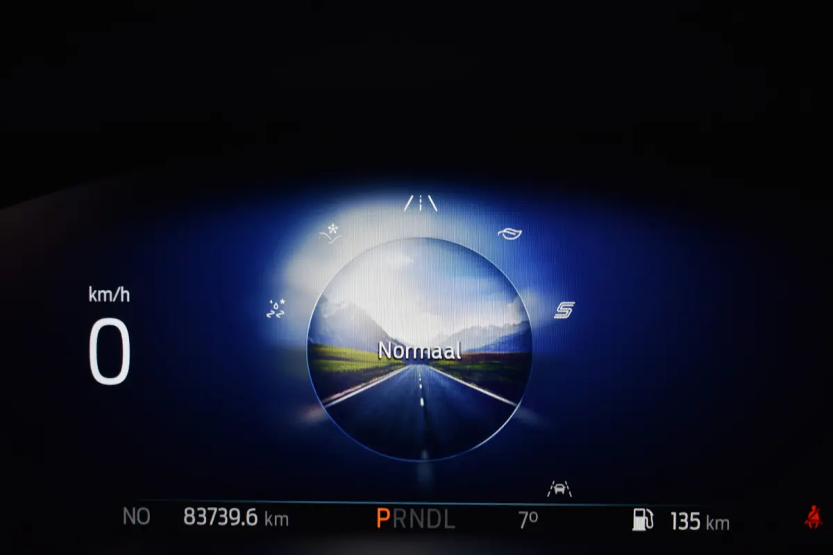 1.5 ECOBLUE 120PK AUT. TITANIUM HEAD-UP/NAVI/CAMERA