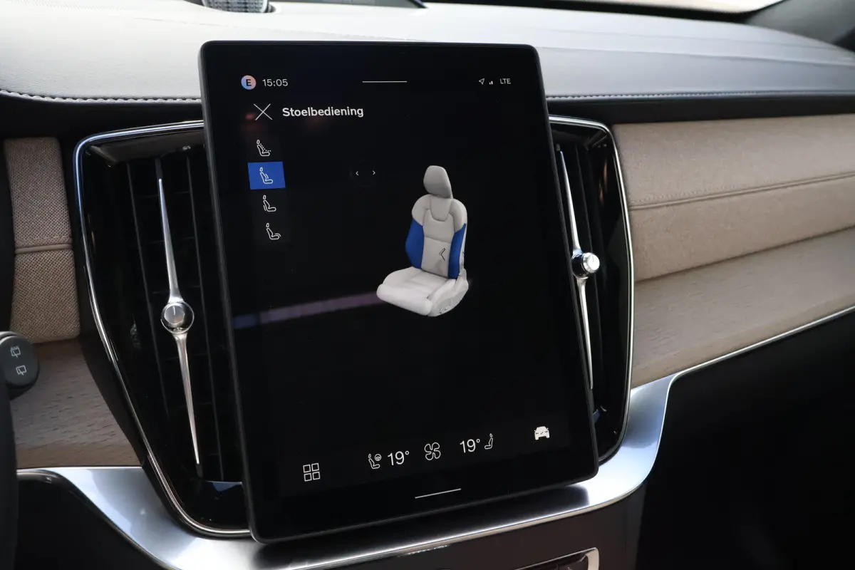 2.0 T8 Plug-in hybrid AWD Ultra Bright Exec. Ed. | B&W Audio | 22'' | Massage |