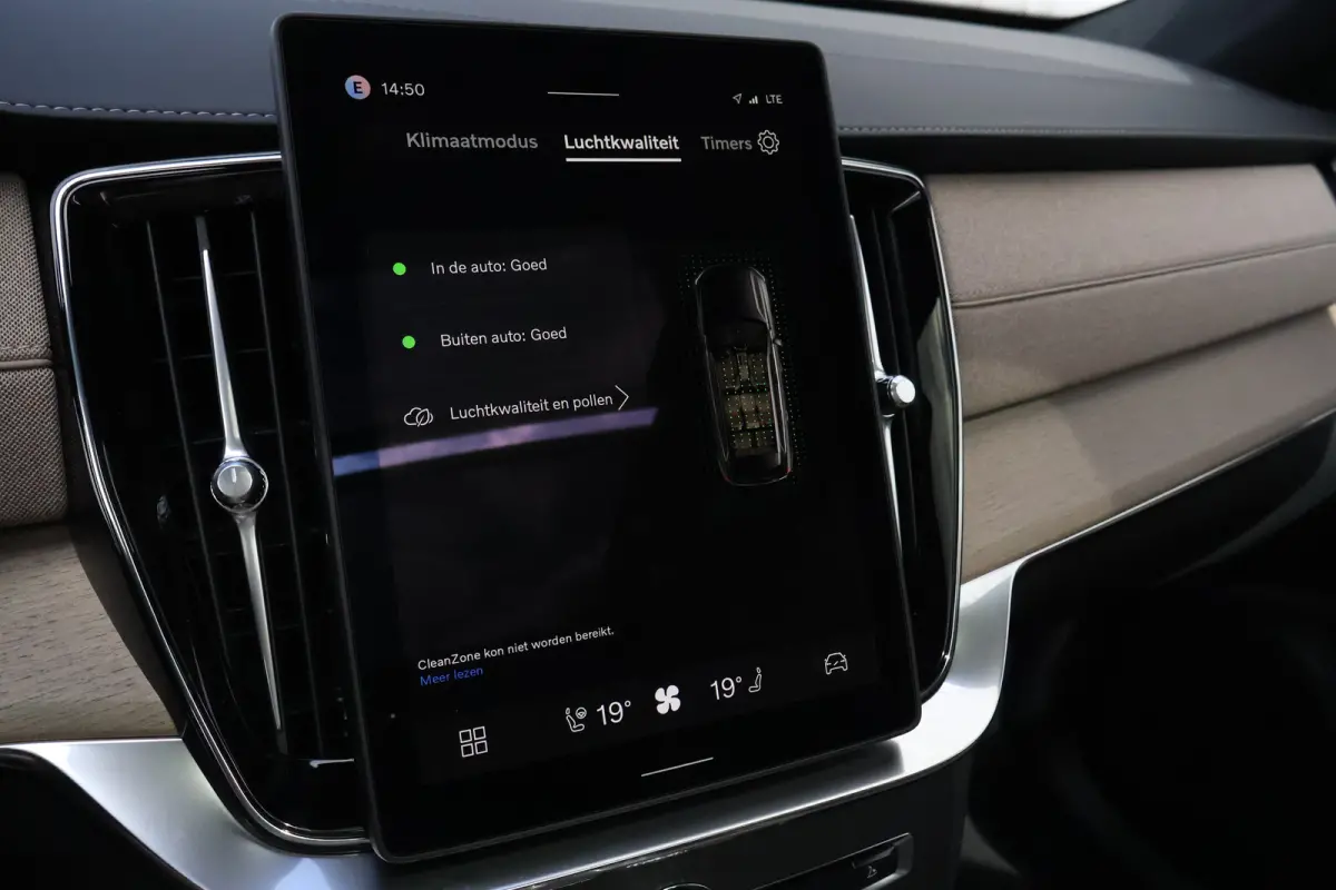 2.0 T8 Plug-in hybrid AWD Ultra Bright Exec. Ed. | B&W Audio | 22'' | Massage |