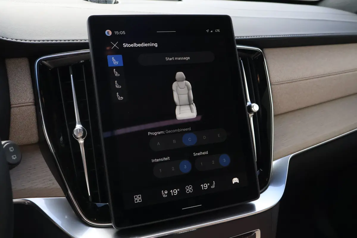 2.0 T8 Plug-in hybrid AWD Ultra Bright Exec. Ed. | B&W Audio | 22'' | Massage |
