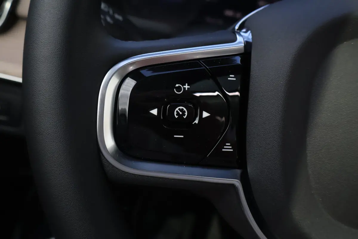 2.0 T8 Plug-in hybrid AWD Ultra Bright Exec. Ed. | B&W Audio | 22'' | Massage |