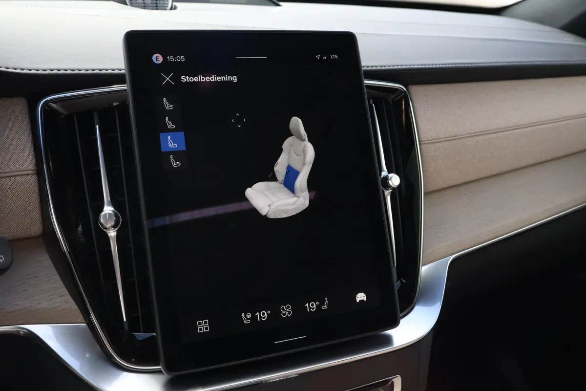 2.0 T8 Plug-in hybrid AWD Ultra Bright Exec. Ed. | B&W Audio | 22'' | Massage |