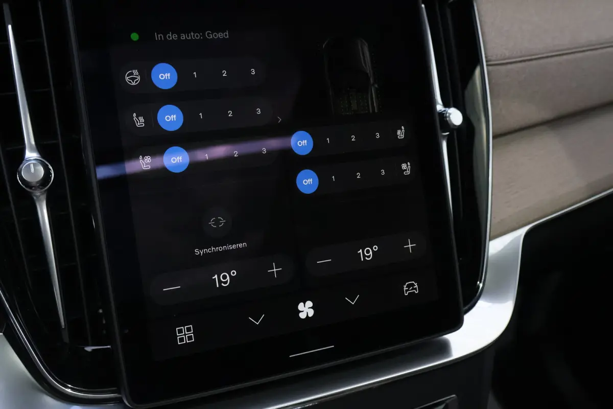 2.0 T8 Plug-in hybrid AWD Ultra Bright Exec. Ed. | B&W Audio | 22'' | Massage |