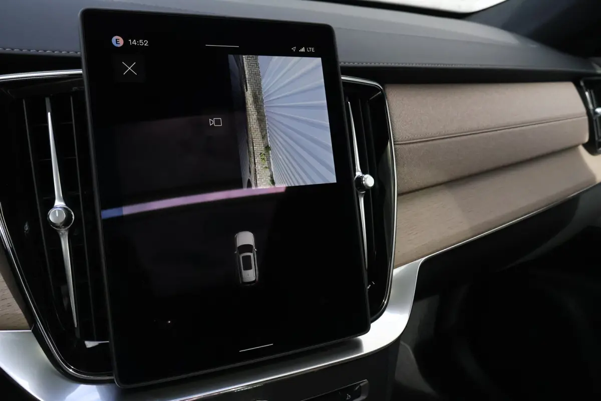 2.0 T8 Plug-in hybrid AWD Ultra Bright Exec. Ed. | B&W Audio | 22'' | Massage |