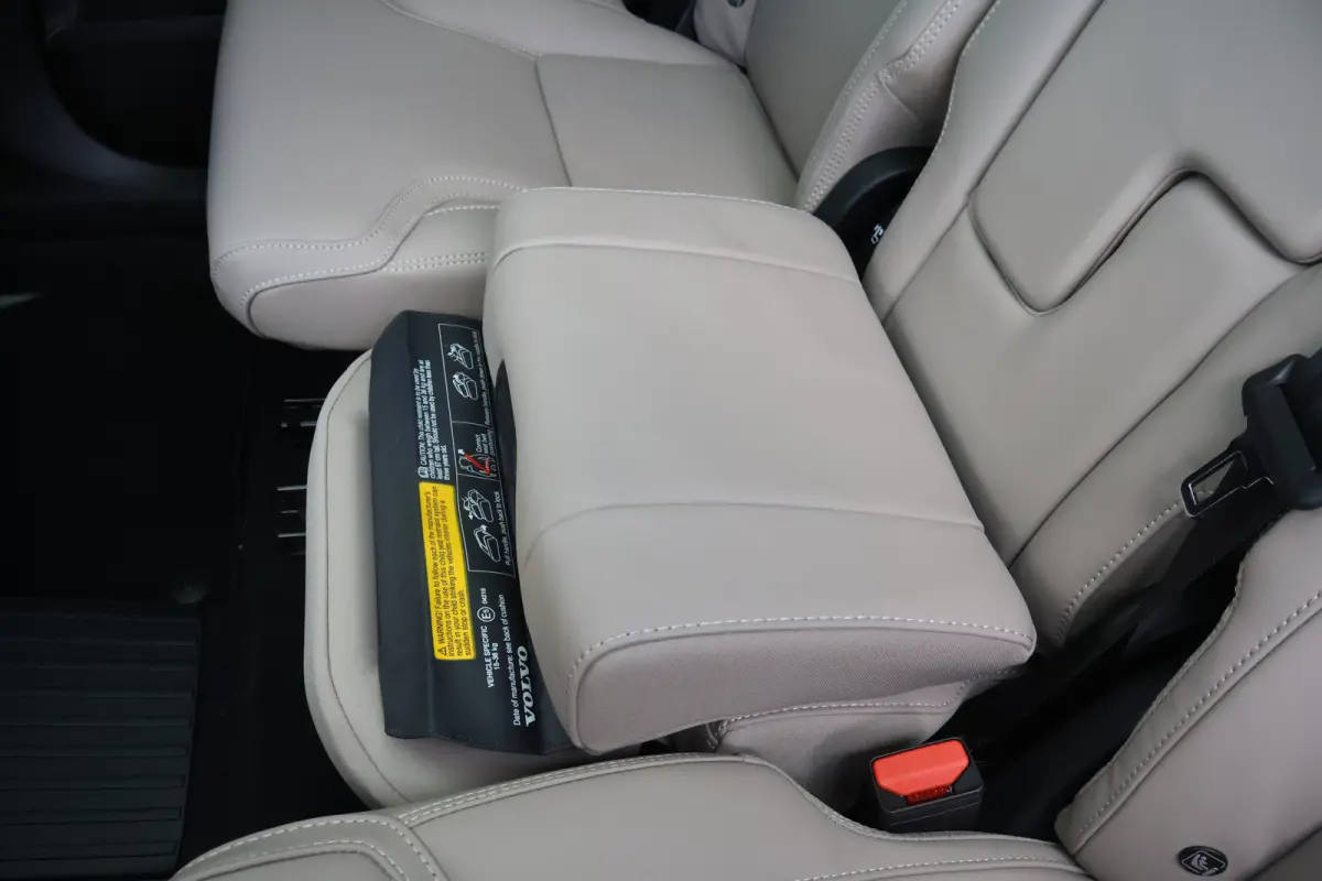 2.0 T8 Plug-in hybrid AWD Ultra Bright Exec. Ed. | B&W Audio | 22'' | Massage |