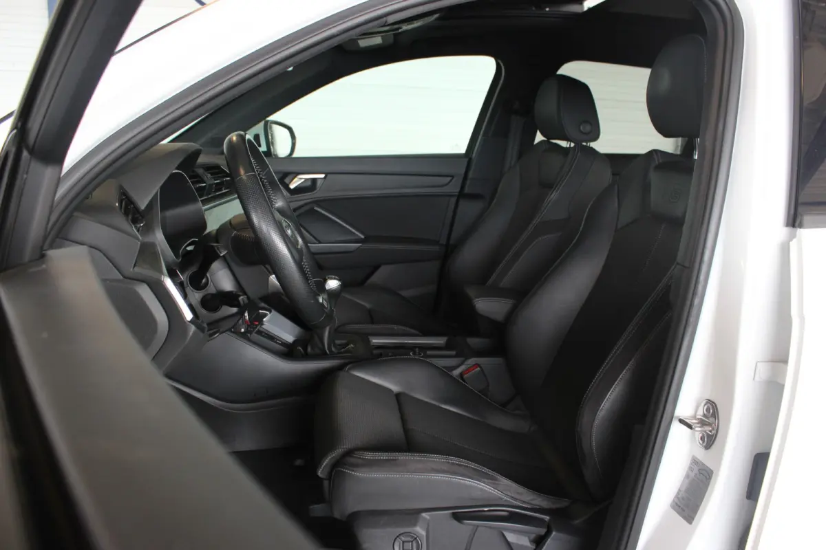 35 TFSI S-Line Edition Trekhaak | Pano | Carplay | LED | Privacy glass | Sportstoelen | Bluetooth | Virtual Cockpit | 19" LMV | PDC