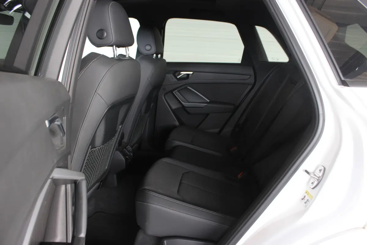 35 TFSI S-Line Edition Trekhaak | Pano | Carplay | LED | Privacy glass | Sportstoelen | Bluetooth | Virtual Cockpit | 19" LMV | PDC