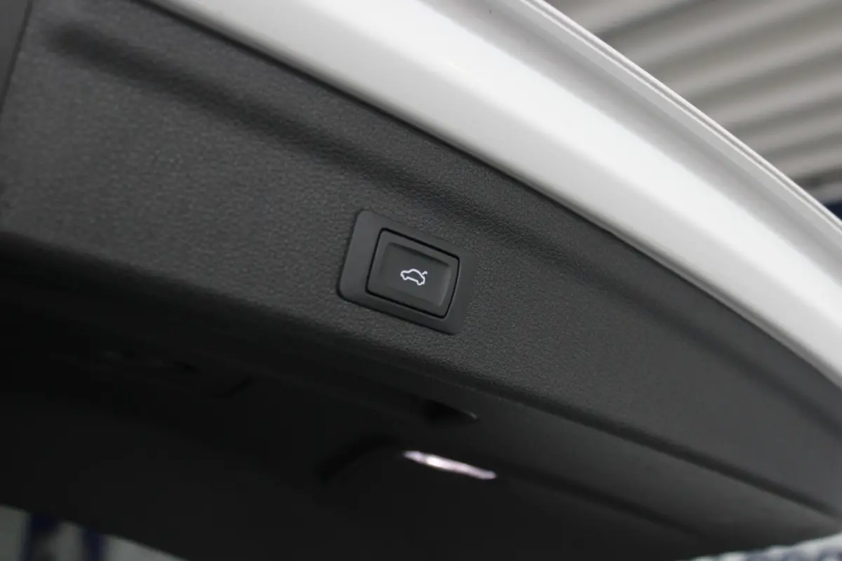 35 TFSI S-Line Edition Trekhaak | Pano | Carplay | LED | Privacy glass | Sportstoelen | Bluetooth | Virtual Cockpit | 19" LMV | PDC