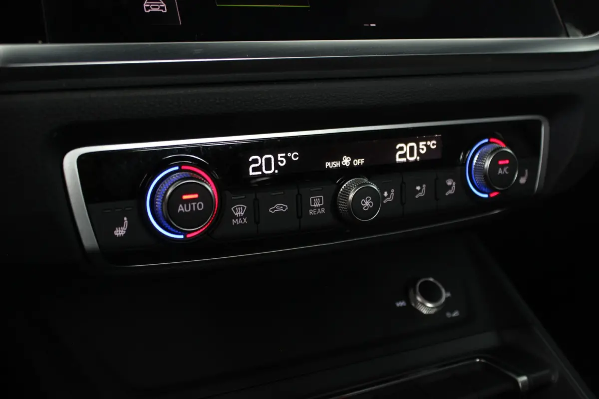35 TFSI S-Line Edition Trekhaak | Pano | Carplay | LED | Privacy glass | Sportstoelen | Bluetooth | Virtual Cockpit | 19" LMV | PDC