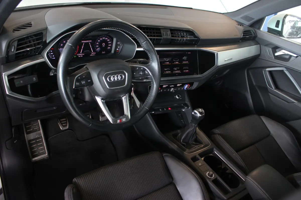 35 TFSI S-Line Edition Trekhaak | Pano | Carplay | LED | Privacy glass | Sportstoelen | Bluetooth | Virtual Cockpit | 19" LMV | PDC