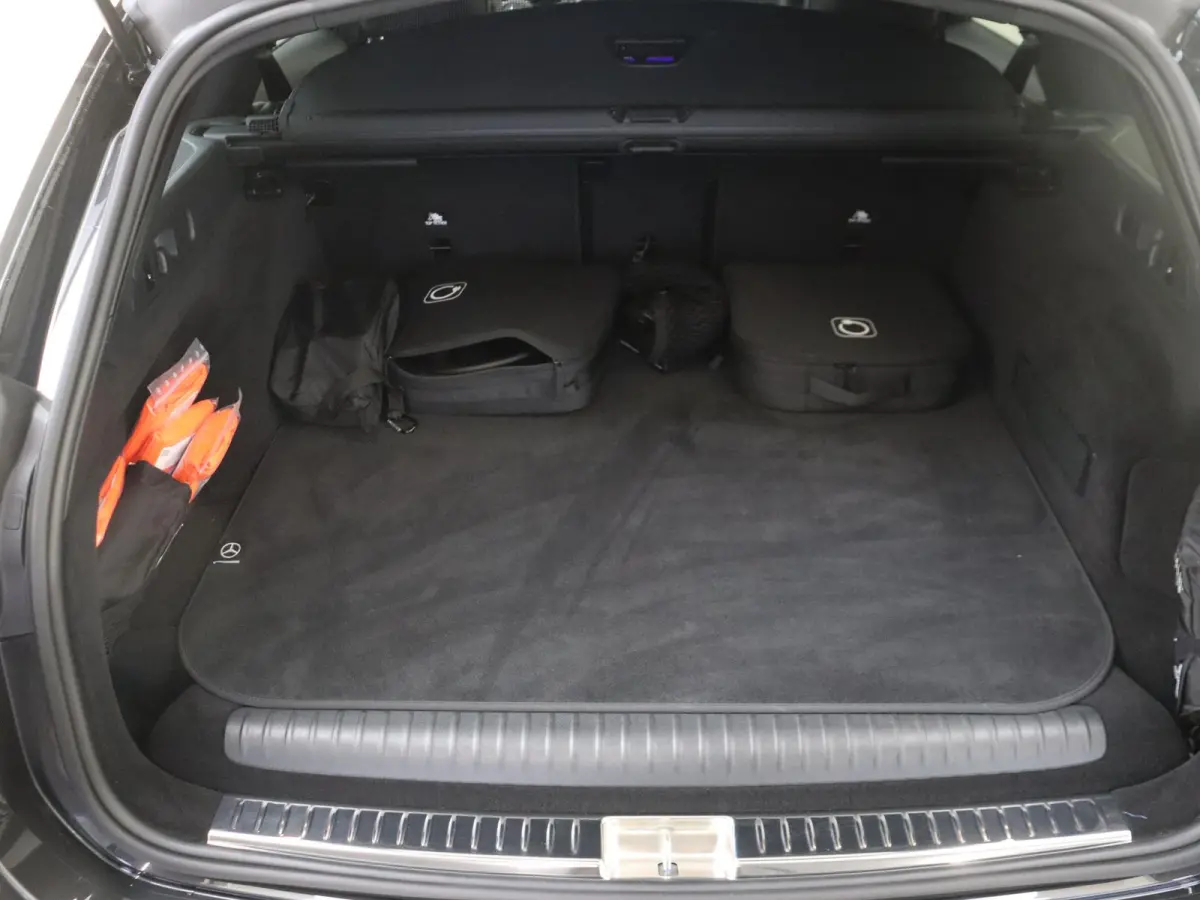 300 e Sport Edition / Superscreen / Memory-Stoelen / Panaromadak / Night-pakket /