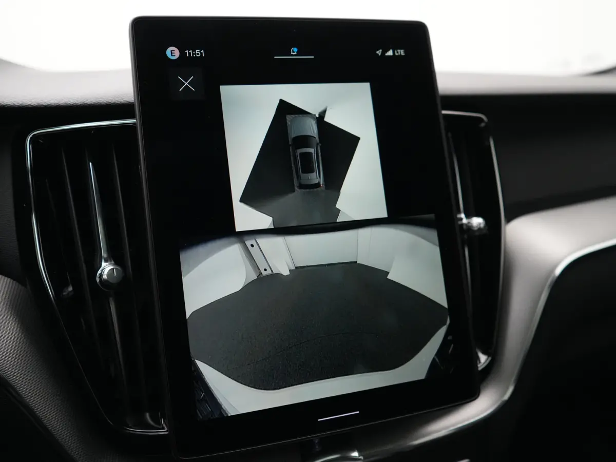 T6 Recharge AWD Plus Black Edition | Luchtvering | Premium Pack | Head-Up | Panoramadak | 360° Camera | 22" | Nappa Sportstoel | Harman/Kardon