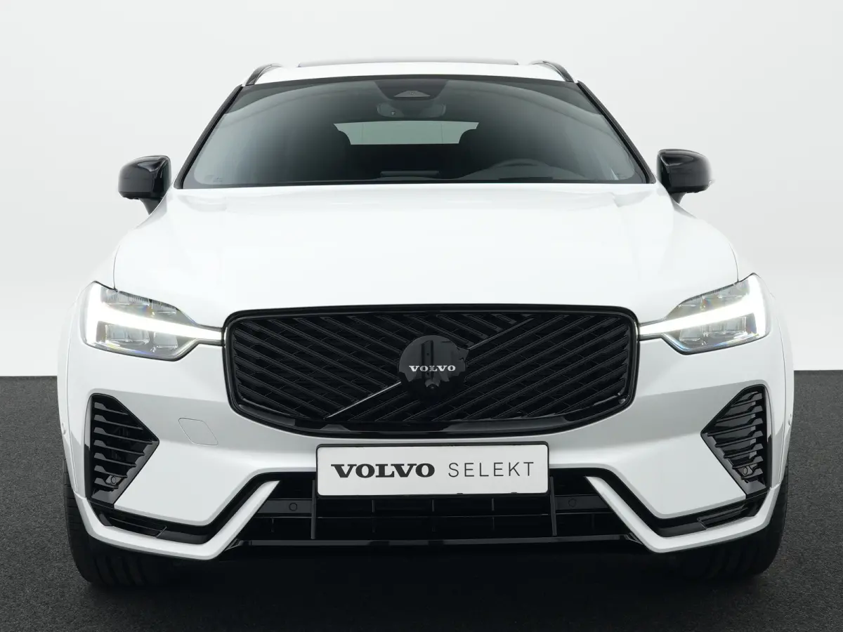 T6 Recharge AWD Plus Black Edition | Luchtvering | Premium Pack | Head-Up | Panoramadak | 360° Camera | 22" | Nappa Sportstoel | Harman/Kardon
