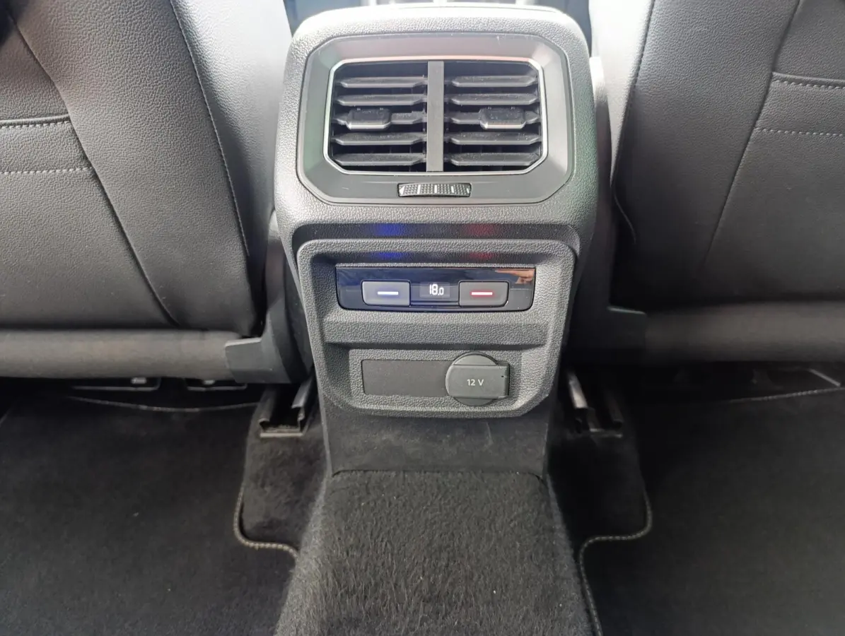 2.0 TSI 4Motion Highline | Panodak | Stoelverwarming | Adaptieve Cruise | Camera | PDC V+A | Elek. kofferklep | Climate Control