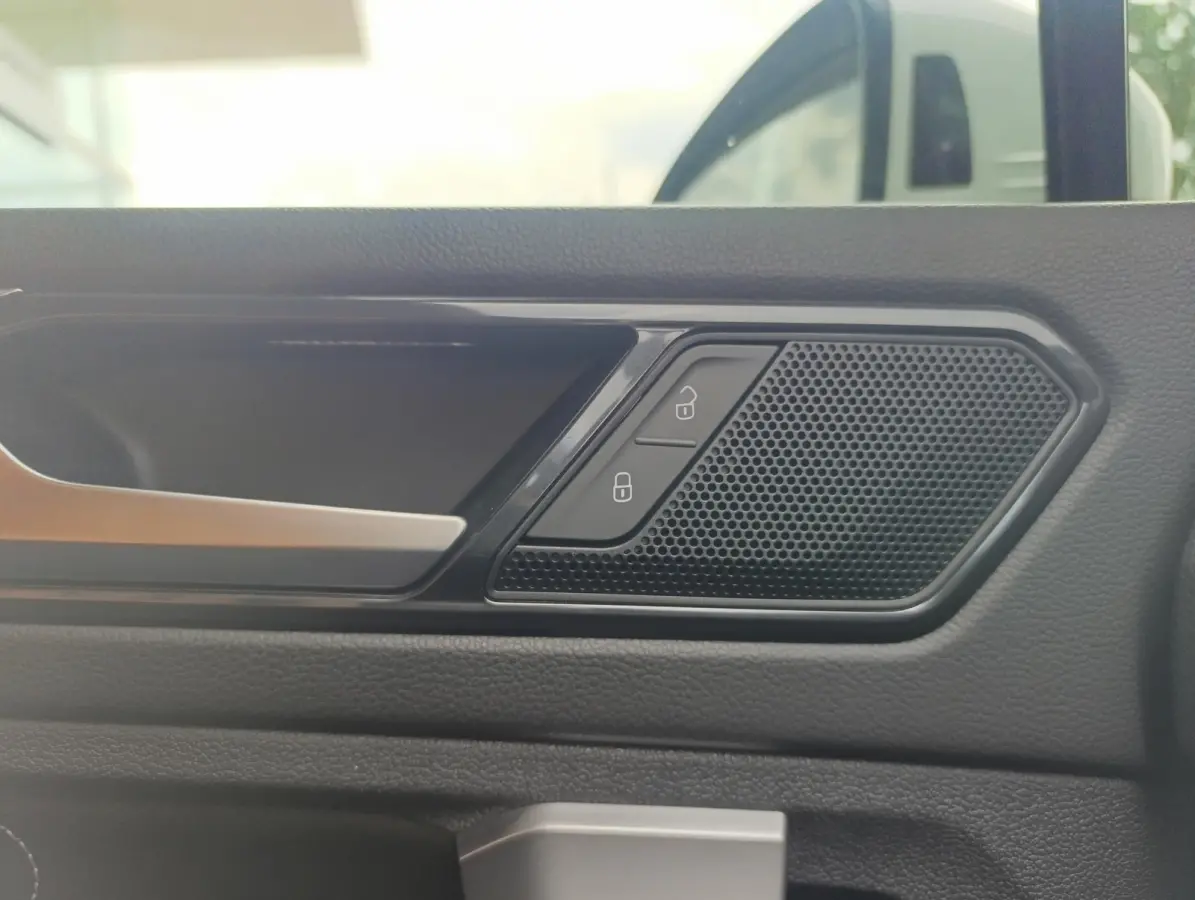 2.0 TSI 4Motion Highline | Panodak | Stoelverwarming | Adaptieve Cruise | Camera | PDC V+A | Elek. kofferklep | Climate Control