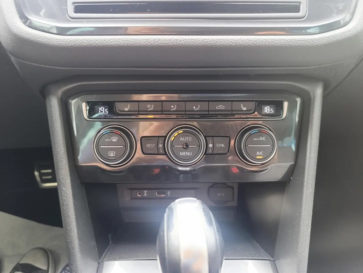 2.0 TSI 4Motion Highline | Panodak | Stoelverwarming | Adaptieve Cruise | Camera | PDC V+A | Elek. kofferklep | Climate Control