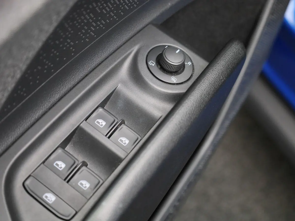 60 91% SOH | Achteruitrijcamera| Cruise Control | Stoel + Stuurverwarming | Lane Assist | Keyless |