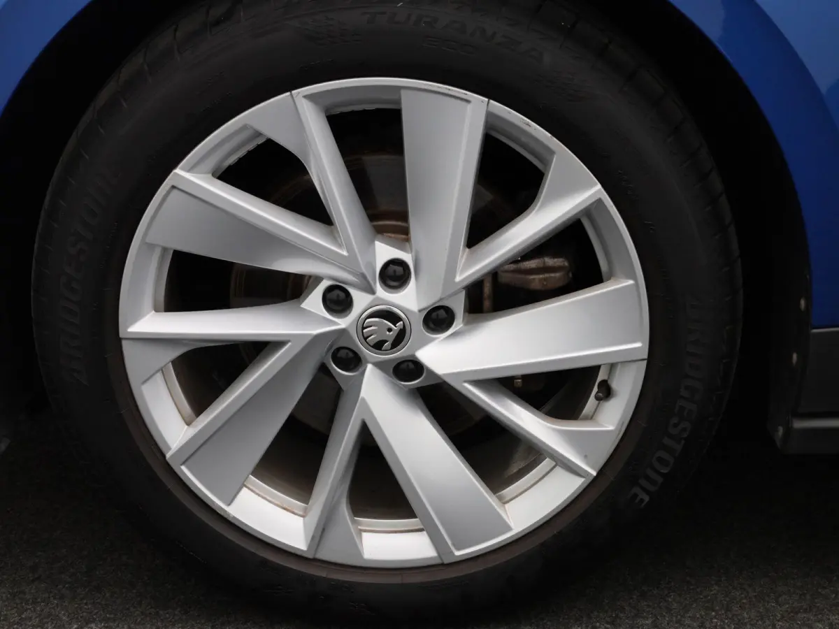 60 91% SOH | Achteruitrijcamera| Cruise Control | Stoel + Stuurverwarming | Lane Assist | Keyless |