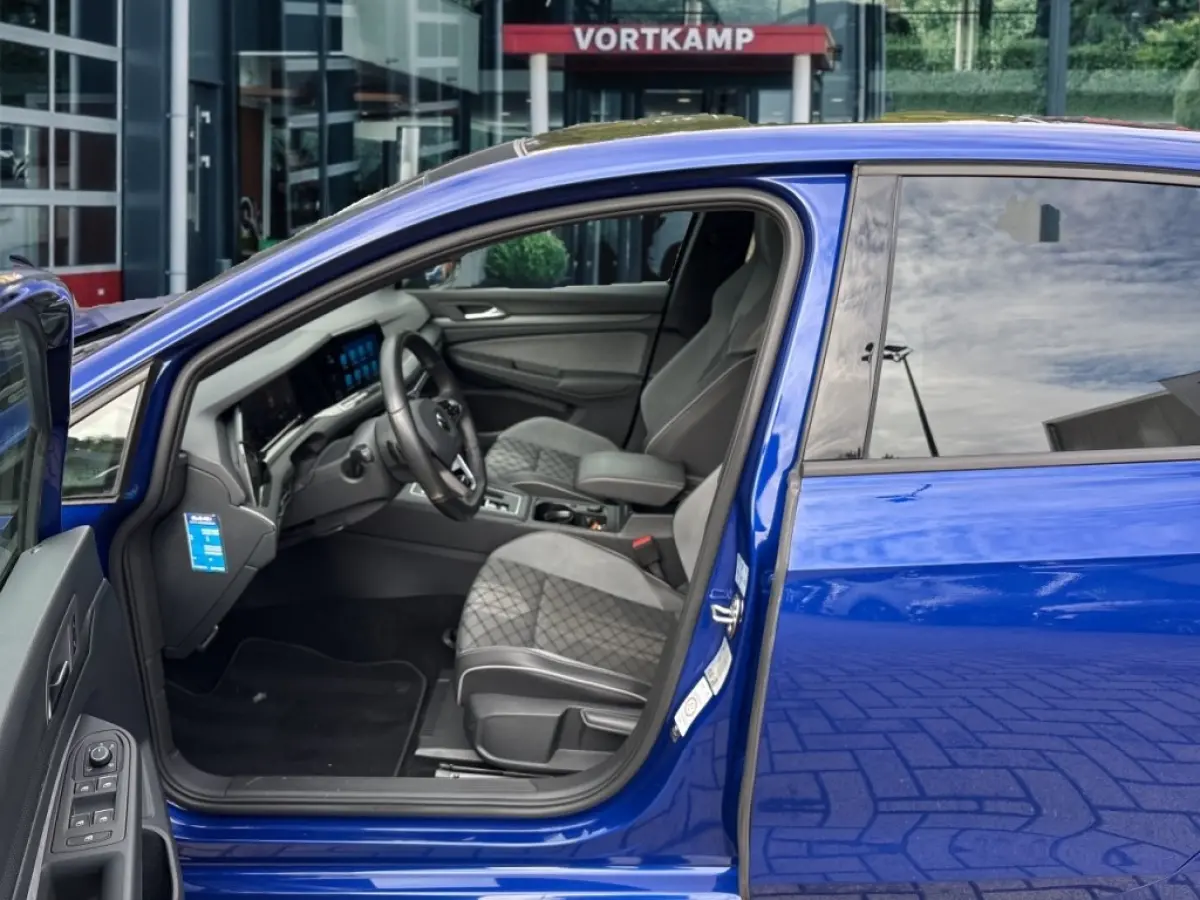 1.5 eTSI DSG R-LINE PANO-DAK/CAMERA/ACC/STOEL+STUURVERW/CARPLAY