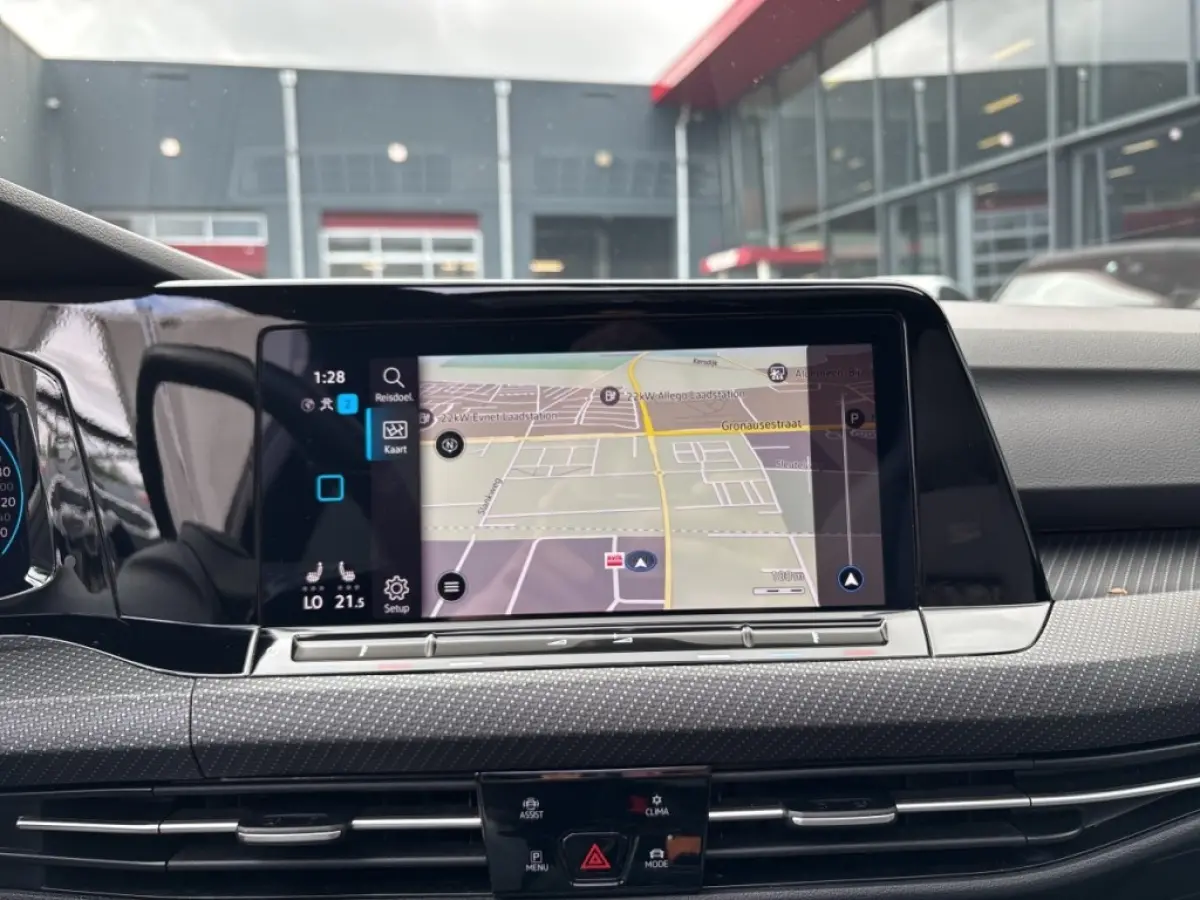 1.5 eTSI DSG R-LINE PANO-DAK/CAMERA/ACC/STOEL+STUURVERW/CARPLAY
