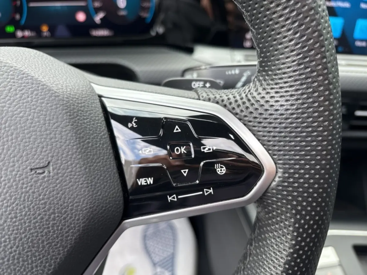 1.5 eTSI DSG R-LINE PANO-DAK/CAMERA/ACC/STOEL+STUURVERW/CARPLAY