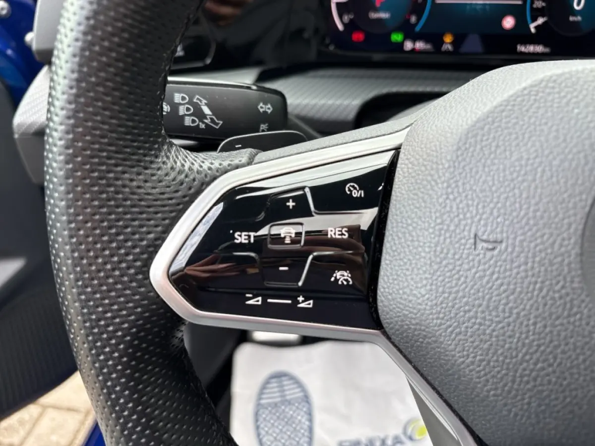 1.5 eTSI DSG R-LINE PANO-DAK/CAMERA/ACC/STOEL+STUURVERW/CARPLAY