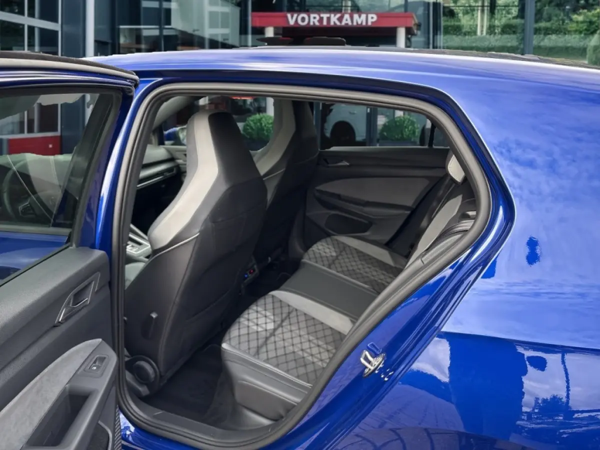 1.5 eTSI DSG R-LINE PANO-DAK/CAMERA/ACC/STOEL+STUURVERW/CARPLAY