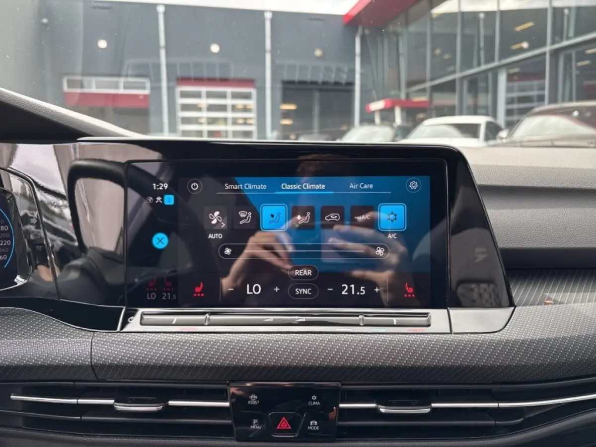 1.5 eTSI DSG R-LINE PANO-DAK/CAMERA/ACC/STOEL+STUURVERW/CARPLAY